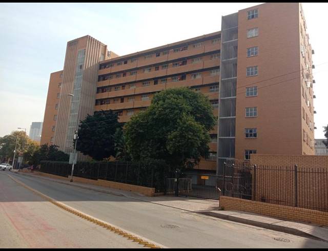 4 BEDROOM APARTMENT FOR SALE IN SUNNYSIDE